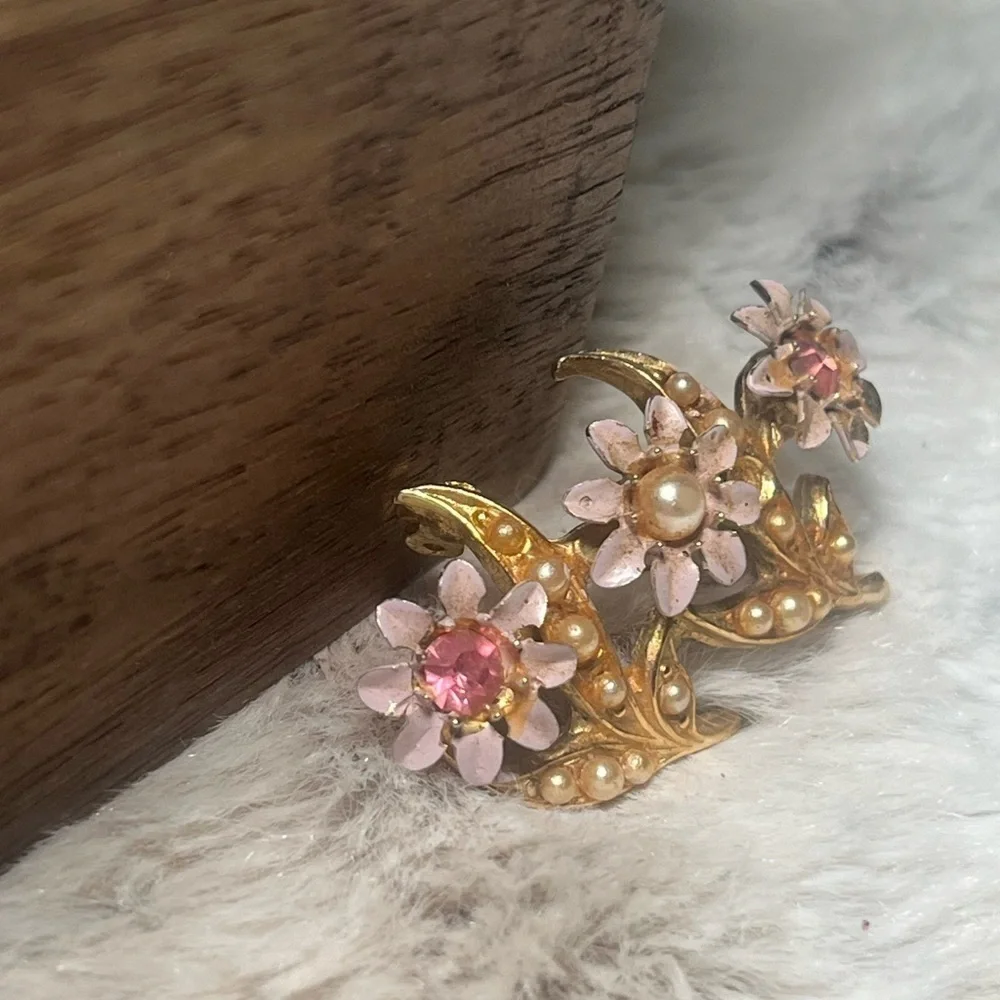 Vintage Flower Brooch